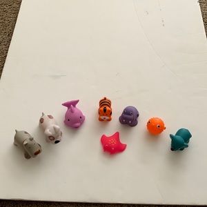 Bath toys, a lot of eight